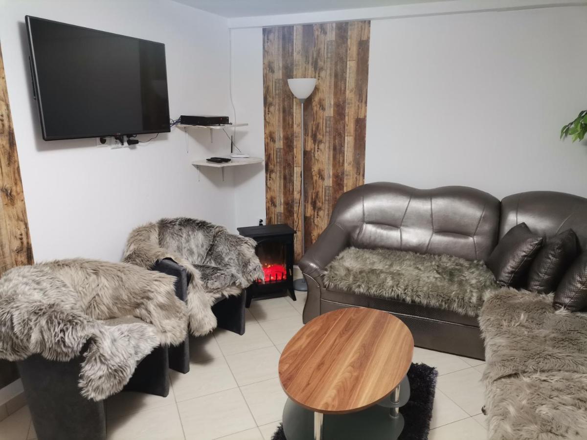 Apartman Ustie Trstena Bagian luar foto