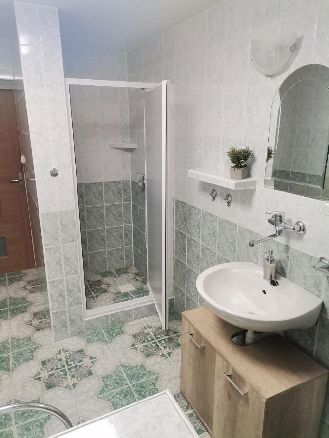 Apartman Ustie Trstena Bagian luar foto