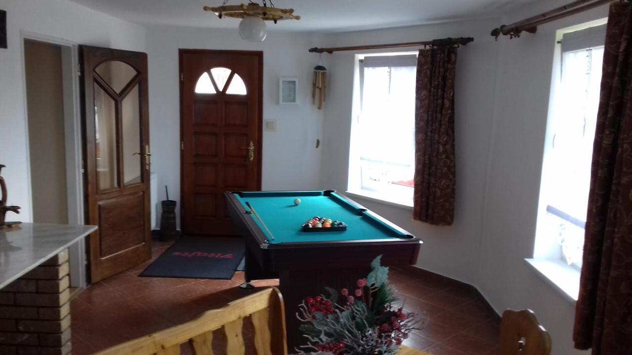 Apartman Ustie Trstena Bagian luar foto